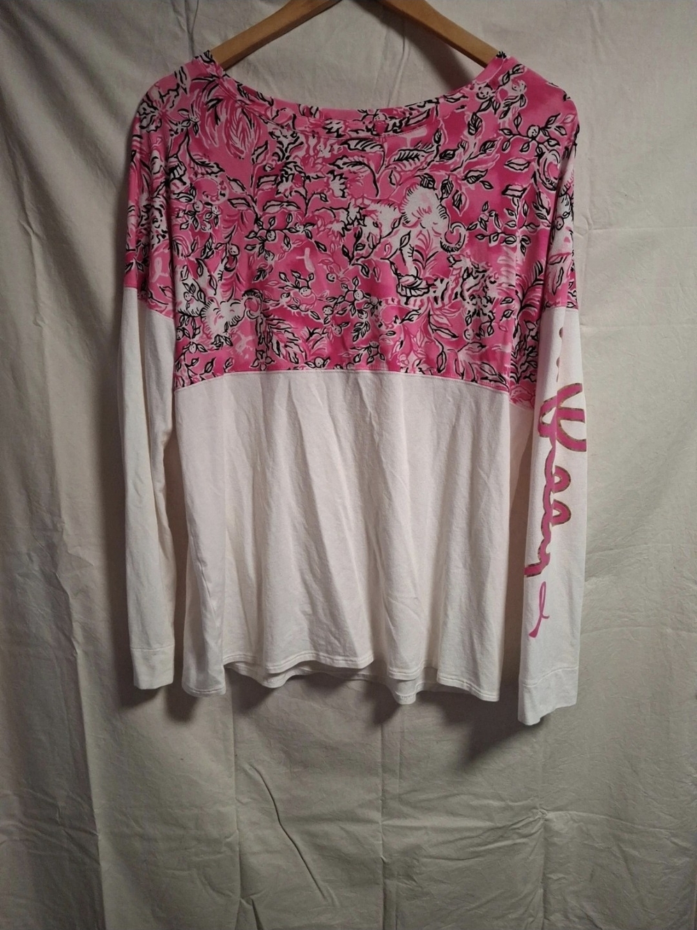 Lilly Pulitzer Pink & White Floral V-Neck Top Size Meduim
